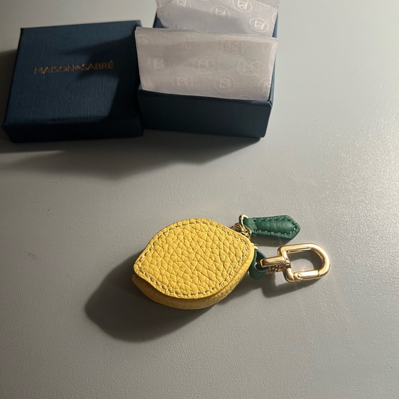 Maison de Sabré lemon AirTag charm - Picture 6 of 8